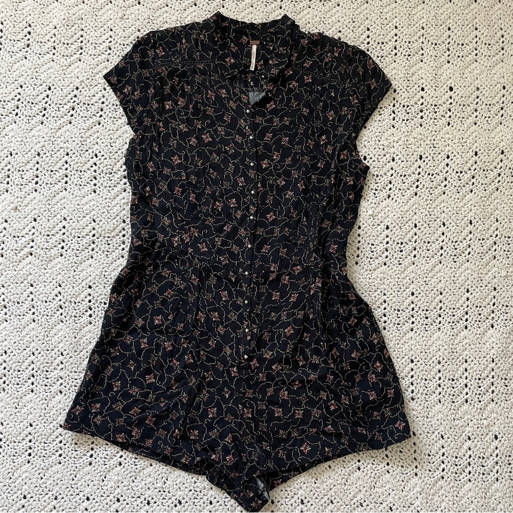 Free People Deeby Floral Print Romper Black (Medium) summer date night preppy